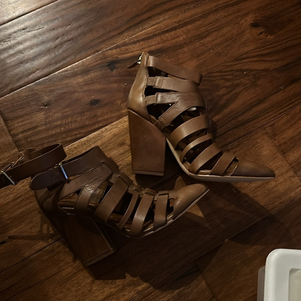 New Without Box Bcbgeneration Jaxx Shoes - image 3